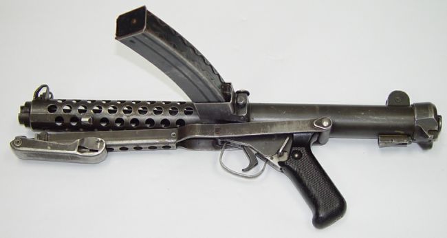 Пистолет-пулемет Sterling L2A3 / Mk.4, приклад сложен. 